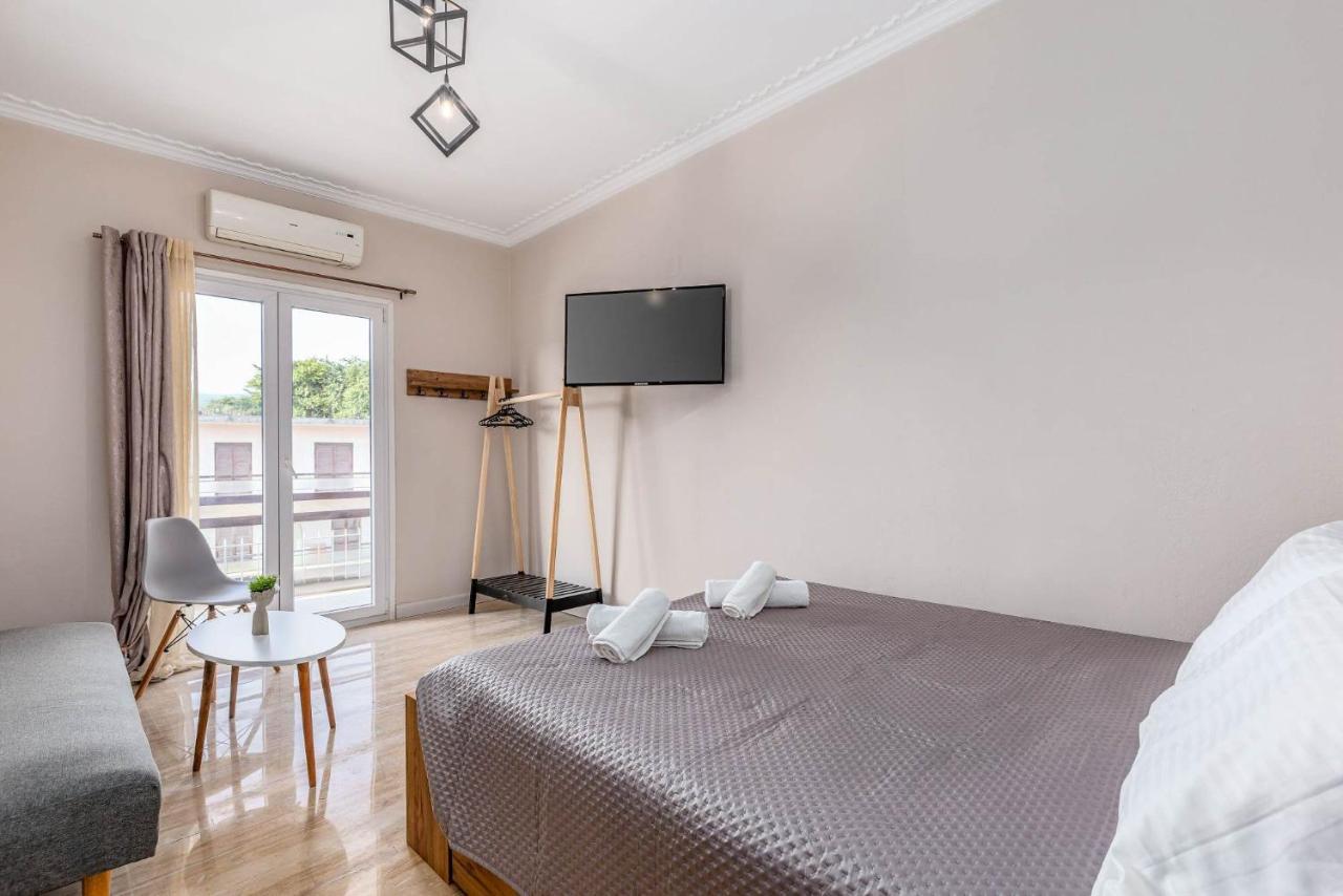 Luna Solari Apartment Mantouki Екстер'єр фото